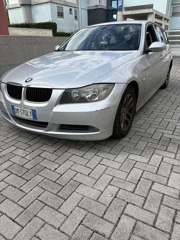 Usata 2009 BMW 318 Efficient Dynamics Station wagon | 3400 € (Ottimo prezzo) - Immagine 1/4