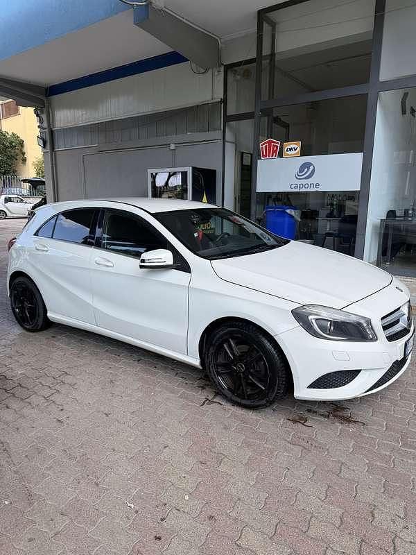 Usata Mercedes A180 109 CV (80 kW) 2013 Berlina