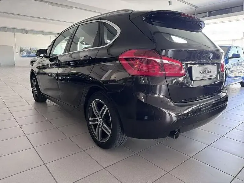 Usata BMW 218 Active Tourer Luxury Line 150 CV (110 kW) 2015 Marrone Monovolume