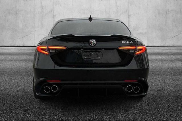 Usata Alfa Romeo Giulia Quadrifoglio 519 CV (381 kW) 2024 Nero Berlina