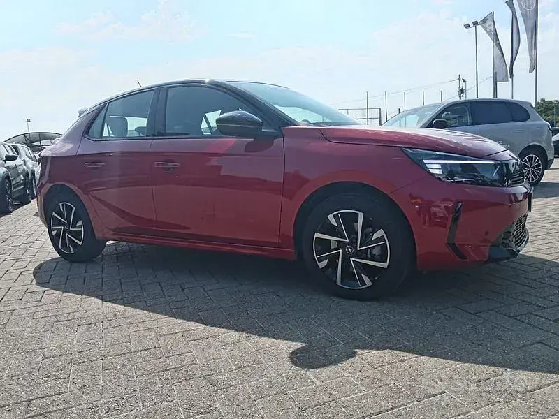 Usata Opel Corsa 101 CV (74 kW) 2025 Rosso Utilitaria