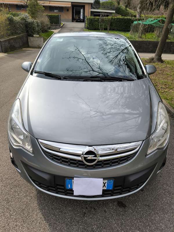 Usata 2013 Opel Corsa Tre volumi | 3700 € (Ottimo prezzo) - Immagine 1/4