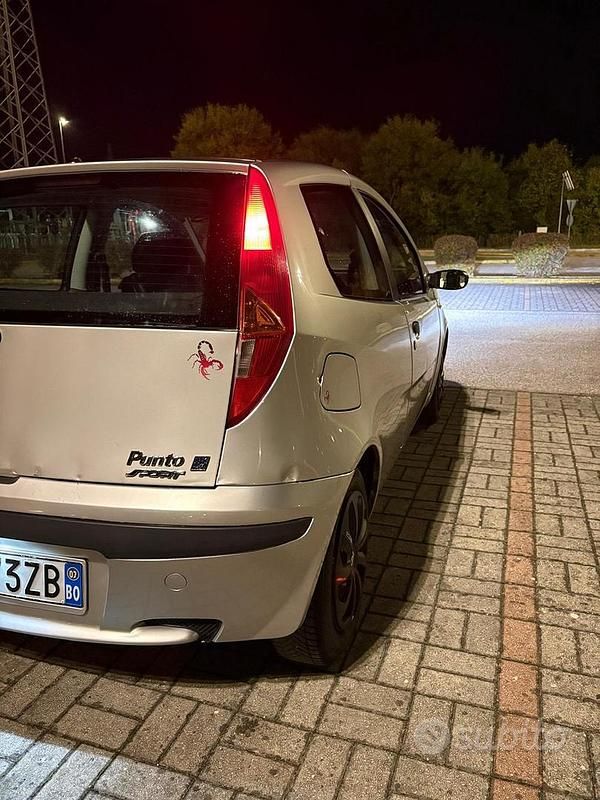 Usata Fiat Punto 80 CV (58 kW) 2002 Grigio Utilitaria