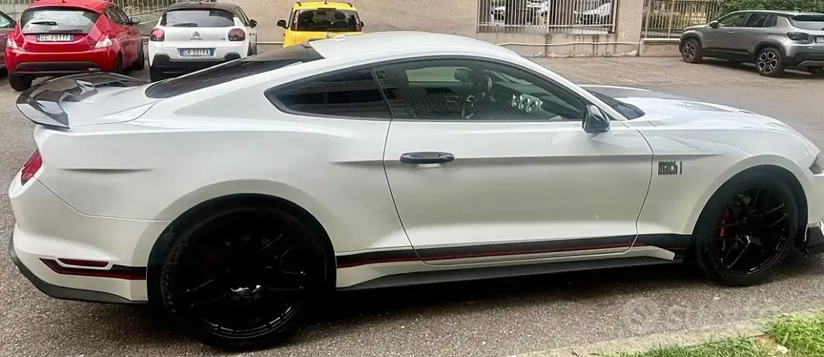 Usata Ford Mustang Fastback 291 CV (214 kW) 2020 Bianco Coupé