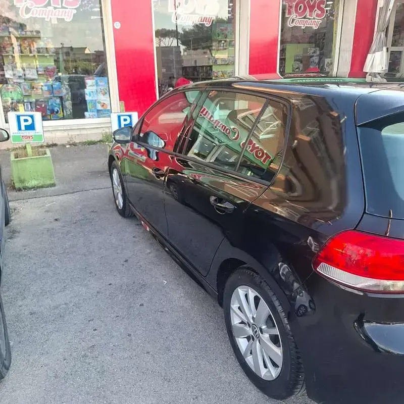 Usata VW Golf VI 105 CV (77 kW) 2011 Nero Utilitaria