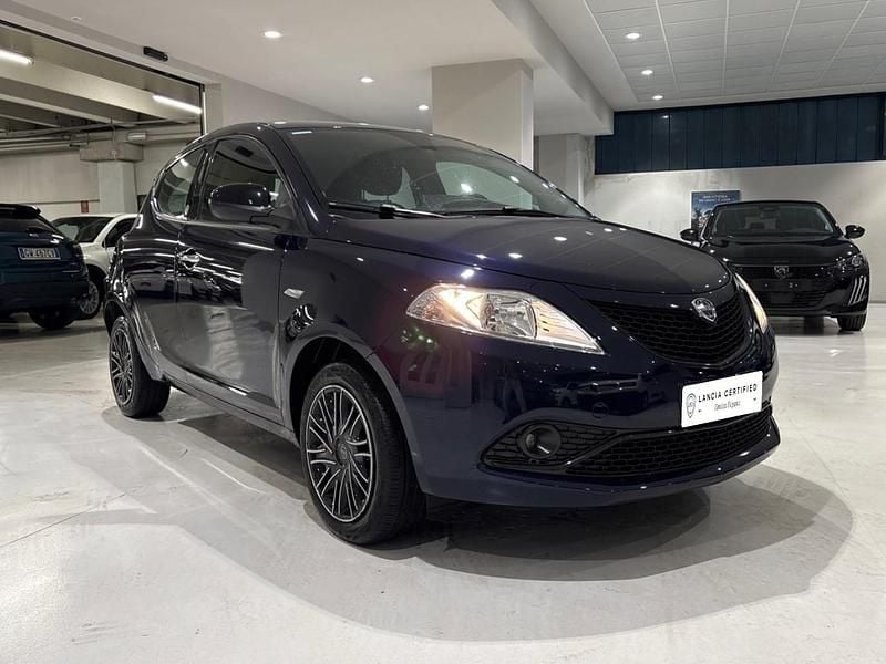 Usata Lancia Ypsilon Gold 69 CV (50 kW) 2020 Blu Utilitaria