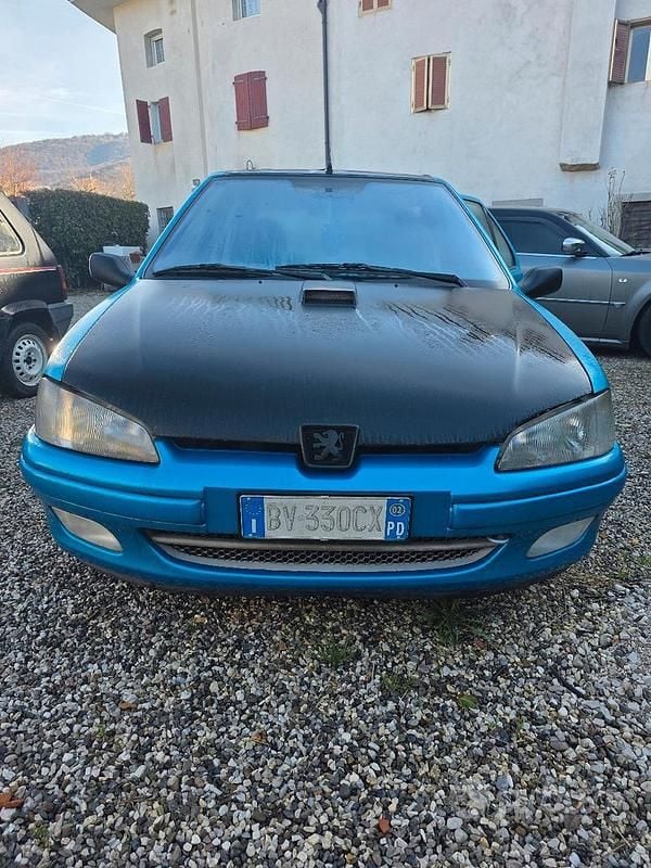 Usata Peugeot 106 60 CV (44 kW) 2001 Utilitaria