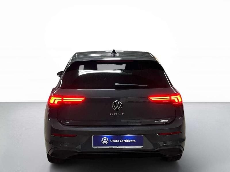 Usata VW Golf VIII Edition 204 CV (150 kW) 2025 Dolphin grey metallizzato Berlina