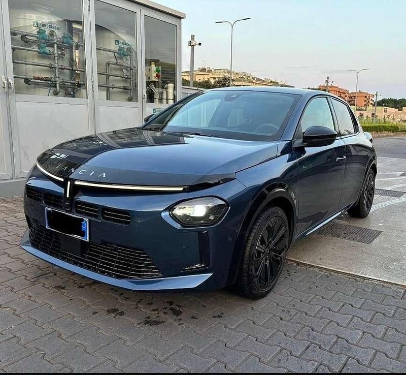 Usata Lancia Ypsilon 101 CV (74 kW) 2024 Utilitaria