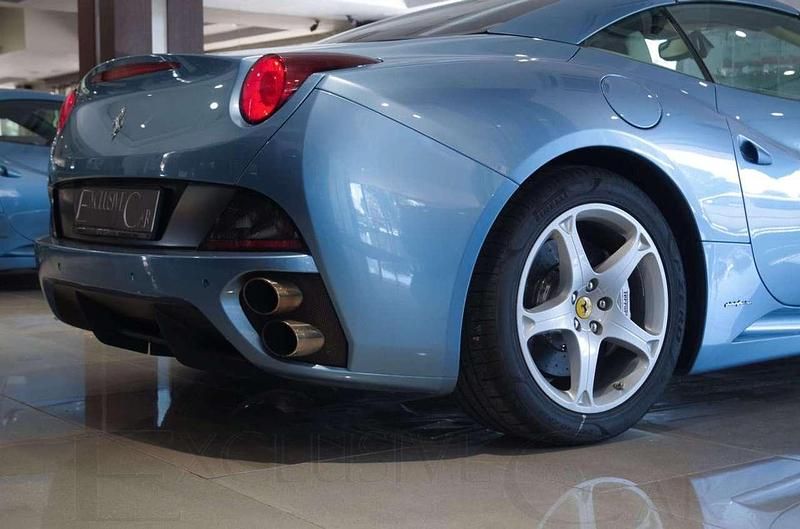 Usata Ferrari California 460 CV (338 kW) 2010 Azzurro california Cabrio