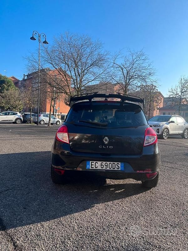 Usata Renault Clio II 75 CV (55 kW) 2010 Nero Berlina