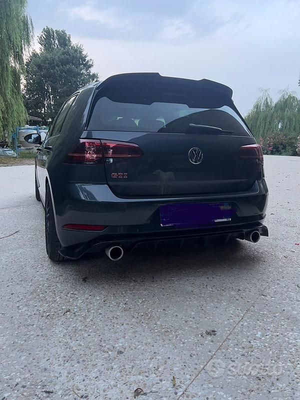 Usata VW Golf VII GTI 230 CV (169 kW) 2019 Grigio Utilitaria