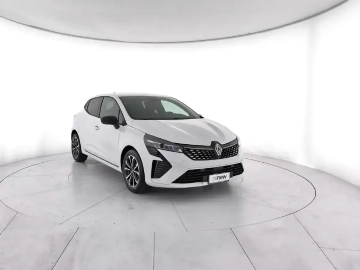 Usata Renault Clio V Techno 91 CV (66 kW) 2024 Bianco ghiaccio Berlina