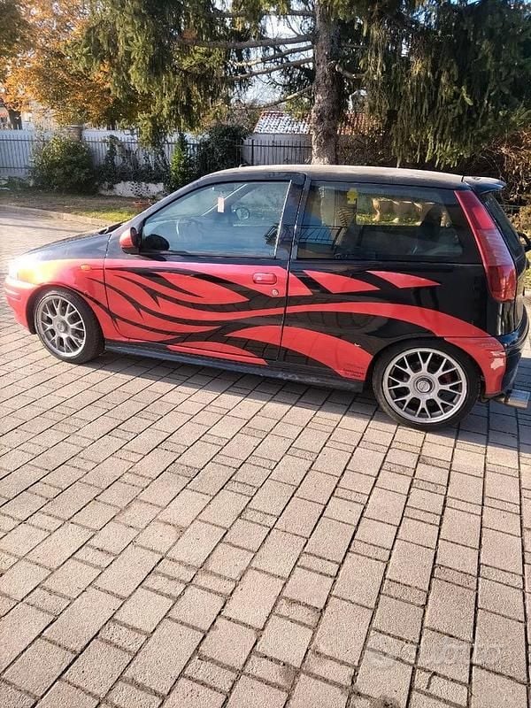 Usata Fiat Punto 131 CV (96 kW) 1998 Utilitaria