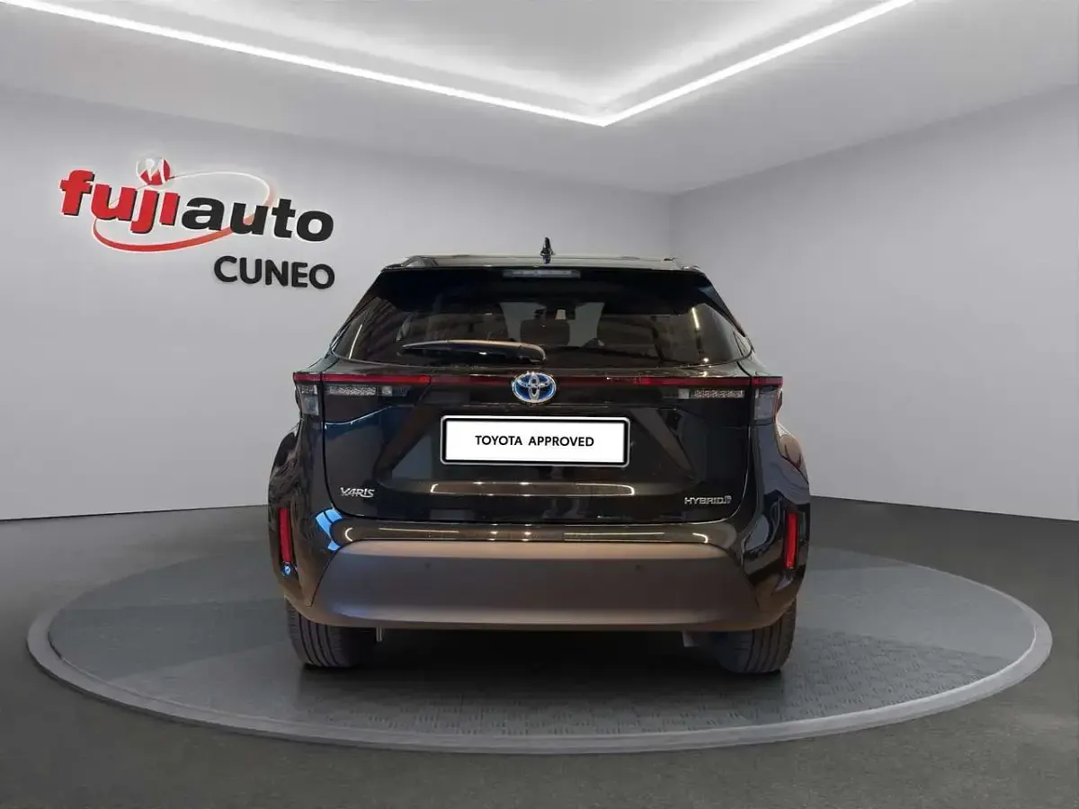 Usata Toyota Yaris Cross Lounge 116 CV (85 kW) 2022 Black met SUV