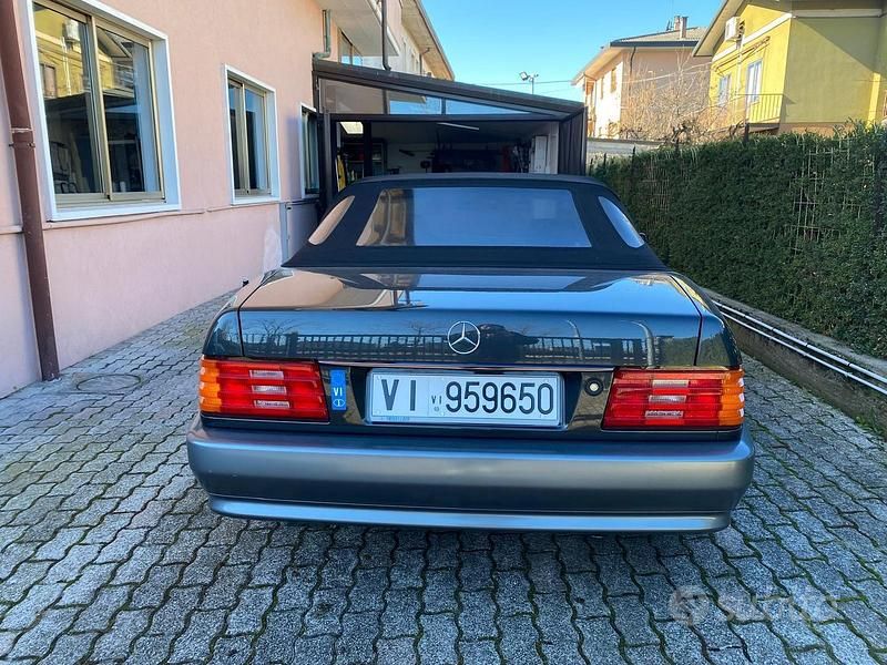 Usata Mercedes SL280 193 CV (141 kW) 1993 Nero Cabrio