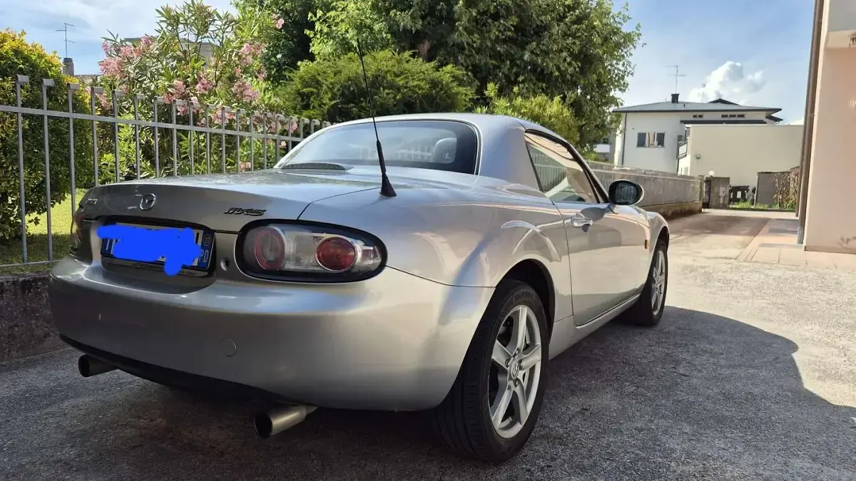 Usata Mazda MX5 126 CV (92 kW) 2007 Cabrio