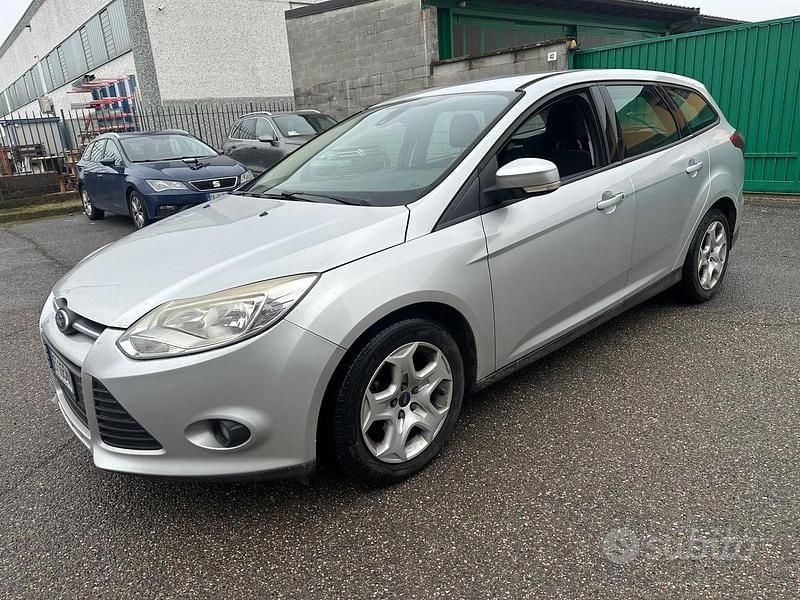 Begagnad Ford Focus Titanium 115 HK (84 kW) 2014 Grå Kombi