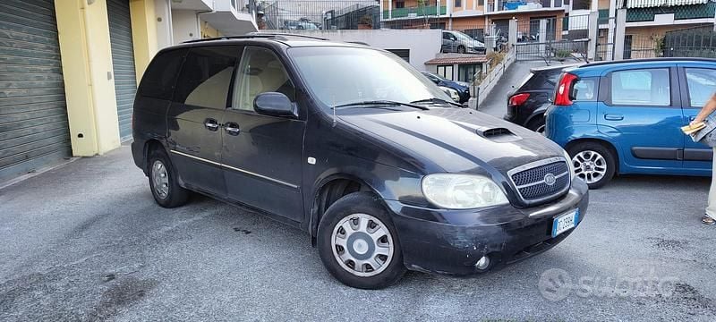 Nero Usata 2007 Kia Carnival Monovolume | 1200 € - Immagine 1/4
