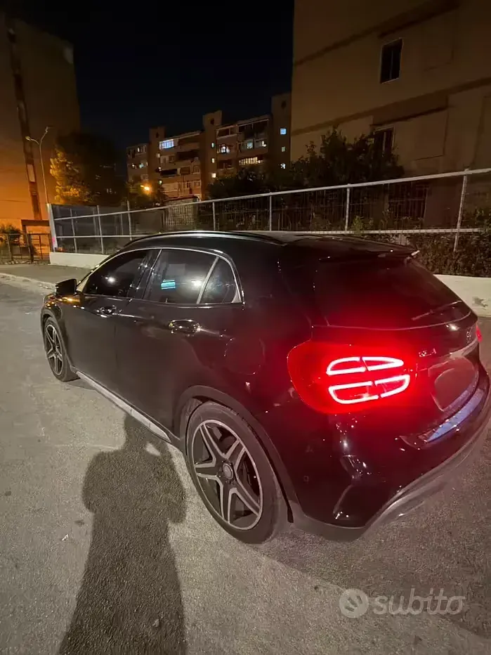 Usata Mercedes GLA200 136 CV (100 kW) 2015 Nero SUV
