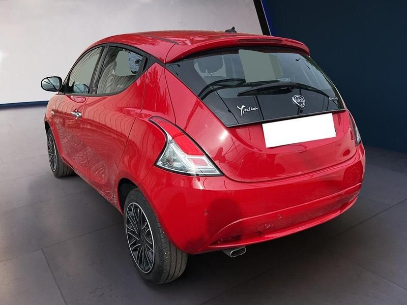Usata Lancia Ypsilon Gold 70 CV (51 kW) 2020 Rosso Utilitaria