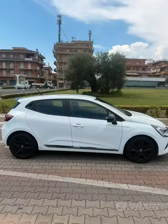 Usata Renault Clio V 86 CV (63 kW) 2020 Bianco Berlina