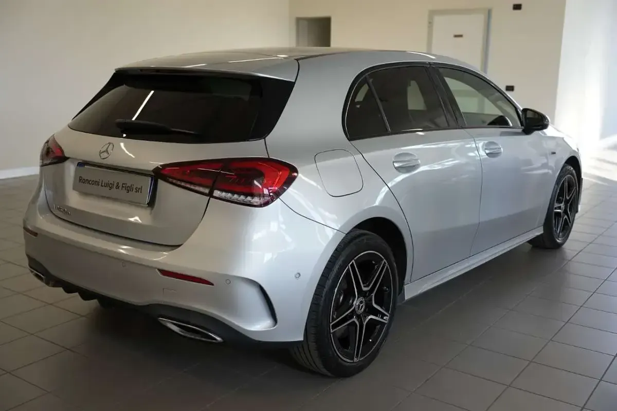 Usata Mercedes A250 Premium 160 CV (117 kW) 2021 Argento Berlina