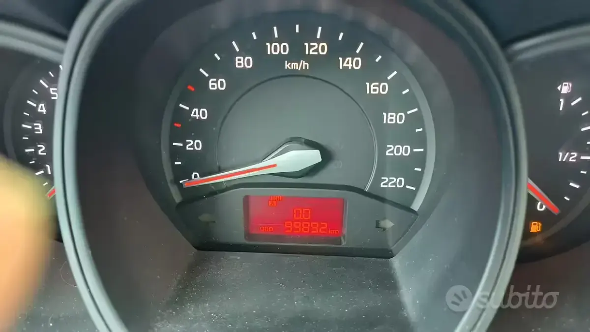 Usata Kia Rio 85 CV (62 kW) 2013 Bianco Berlina