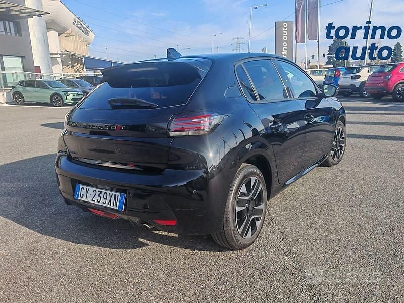 Usata Peugeot 208 Allure 102 CV (75 kW) 2025 Nero Utilitaria