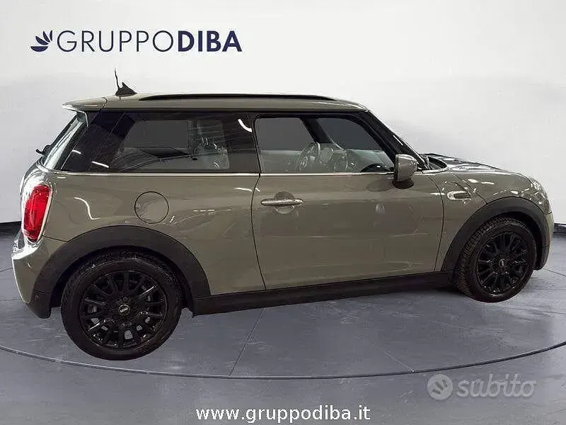 Usata Mini ONE 75 CV (55 kW) 2021 Grigio Utilitaria