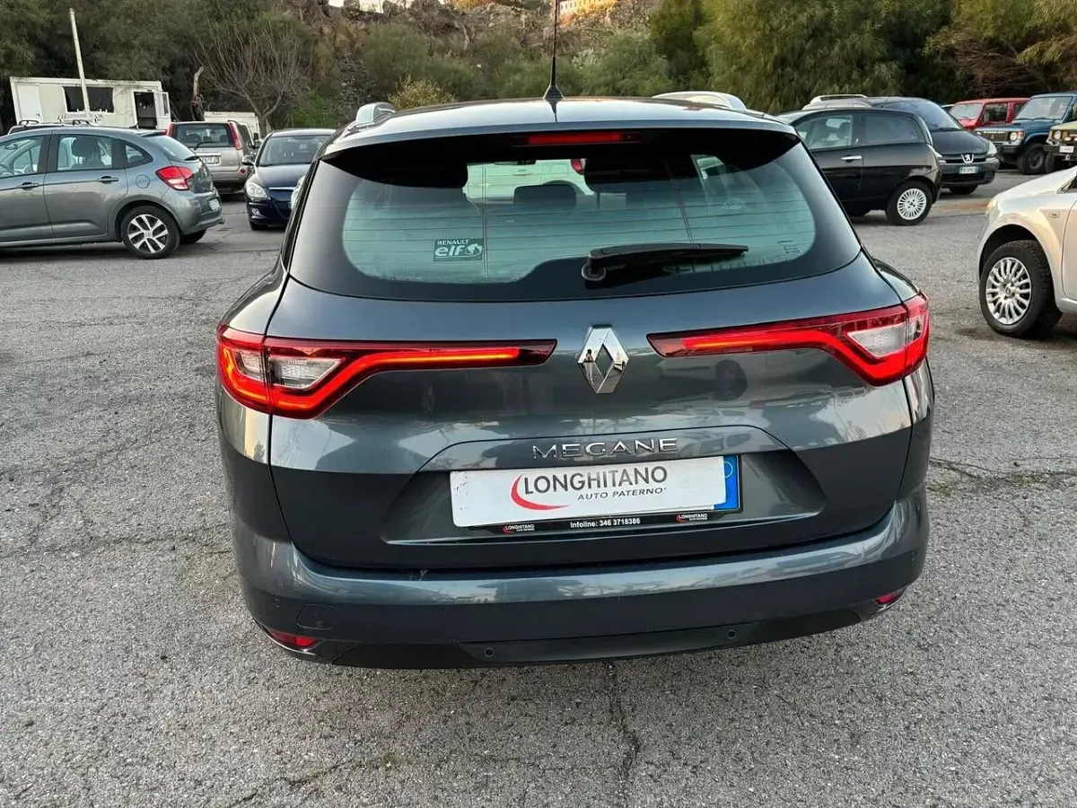 Brugt Renault Mégane Intens 110 HK (80 kW) 2018 Grå Sedan
