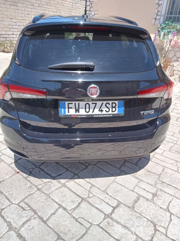 Usata Fiat Tipo 120 CV (88 kW) 2019 Nero Station wagon