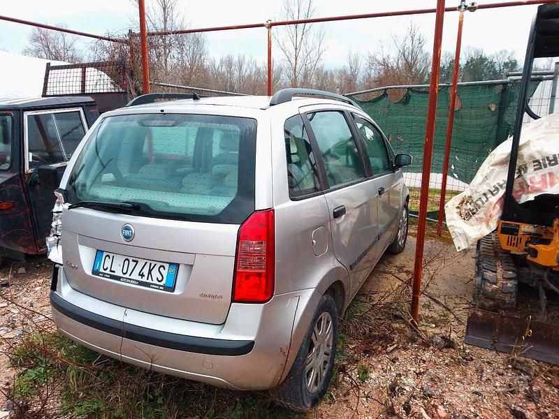 Usata Fiat Idea 70 CV (51 kW) 2004 Grigio Monovolume