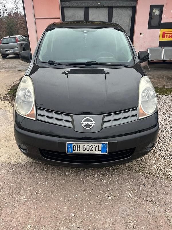 Nero Usata 2007 Nissan Note Monovolume | 1400 € (Buon prezzo) - Immagine 1/4