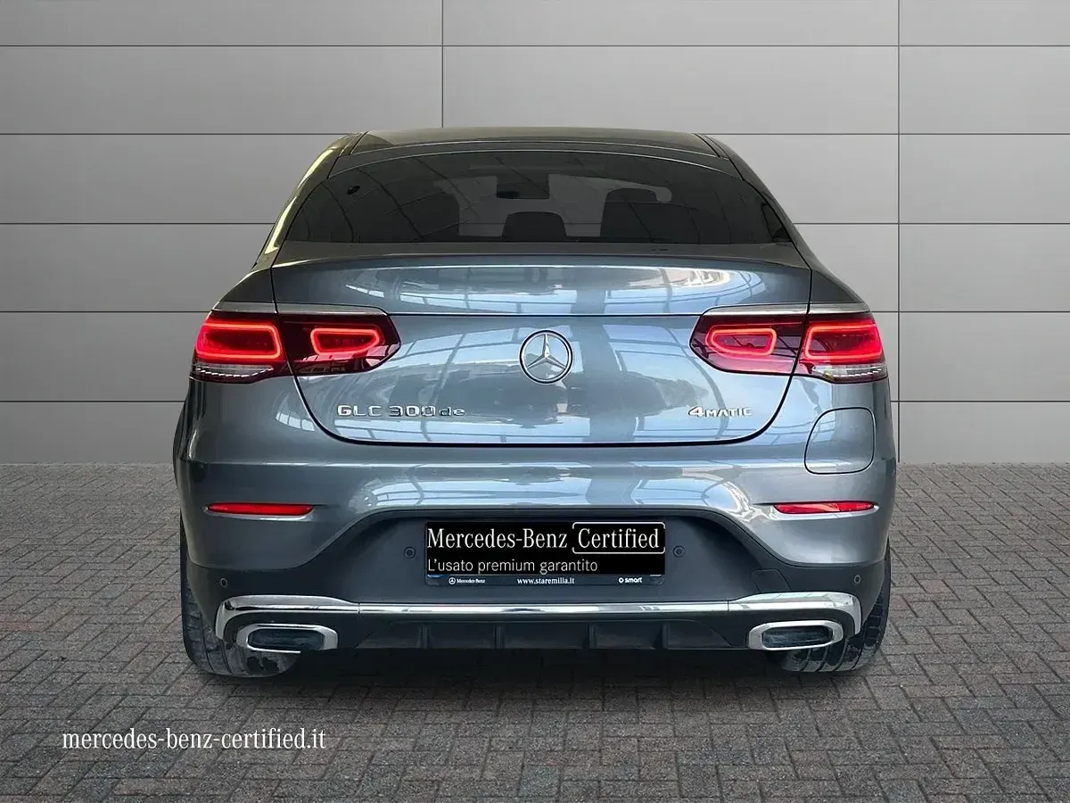 Usata Mercedes GLC300e Premium 194 CV (142 kW) 2021 Argento selenite metallizzato SUV