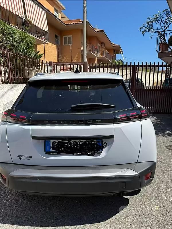 Usata Peugeot 2008 100 CV (73 kW) 2024 Bianco SUV