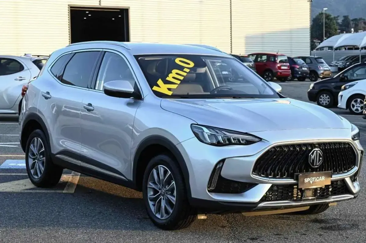 Usata MG HS Comfort 162 CV (119 kW) 2024 Grigio SUV