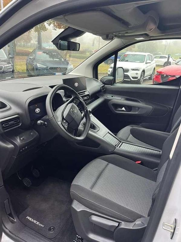 Usata Toyota Proace City City 131 CV (96 kW) 2024 Bianco Monovolume