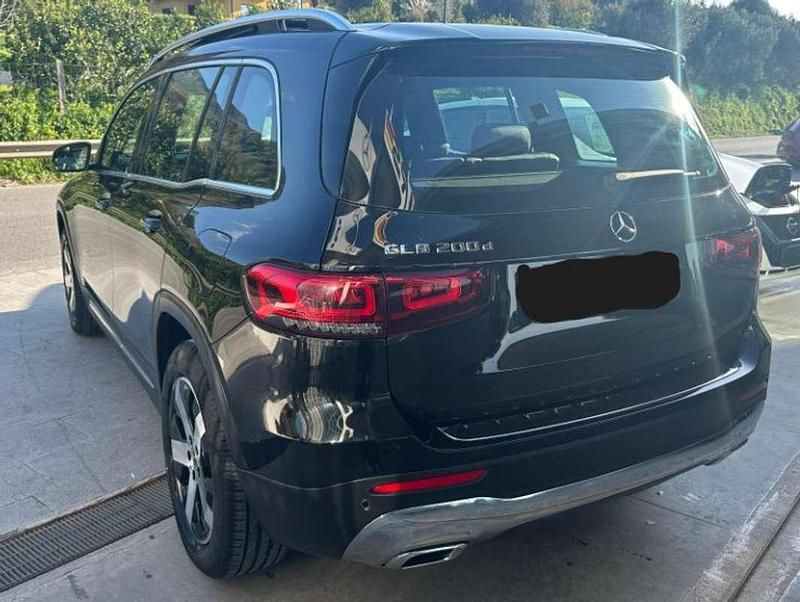 Usata Mercedes GLB200 150 CV (110 kW) 2022 Nero SUV