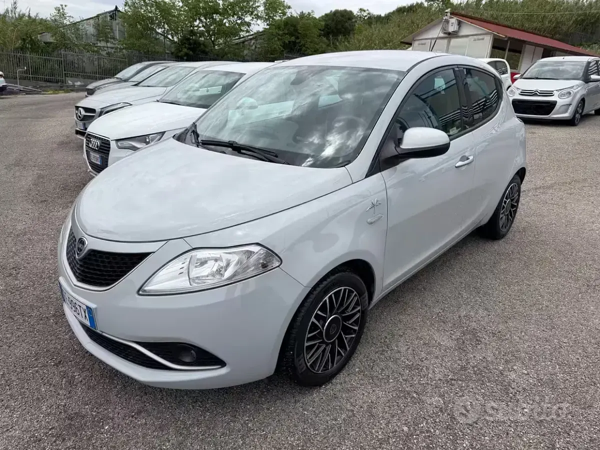 Usata Lancia Ypsilon S 95 CV (69 kW) 2016 Grigio Utilitaria