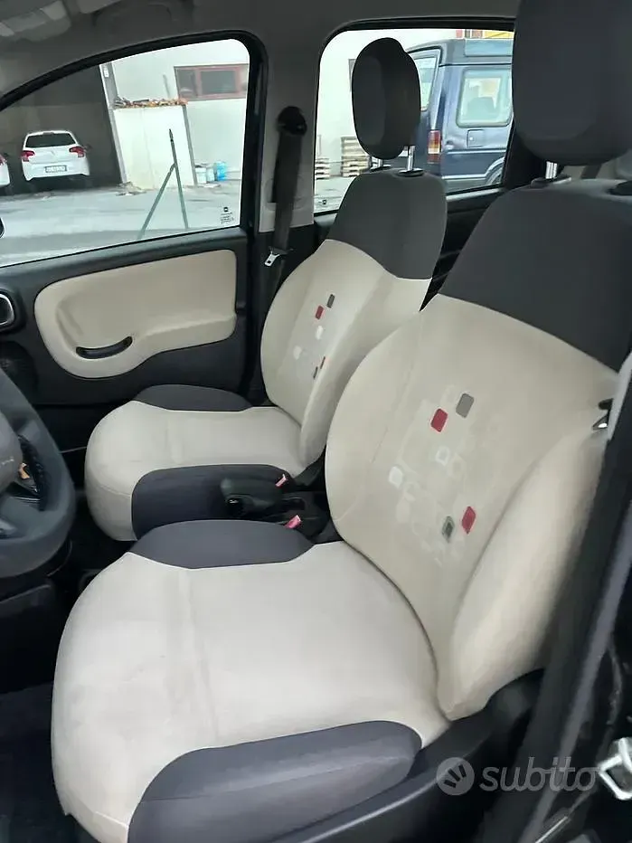 Usata Fiat Panda Lounge 69 CV (50 kW) 2013 Nero Utilitaria