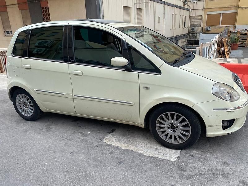 Usata Lancia Musa 101 CV (74 kW) 2008 Monovolume