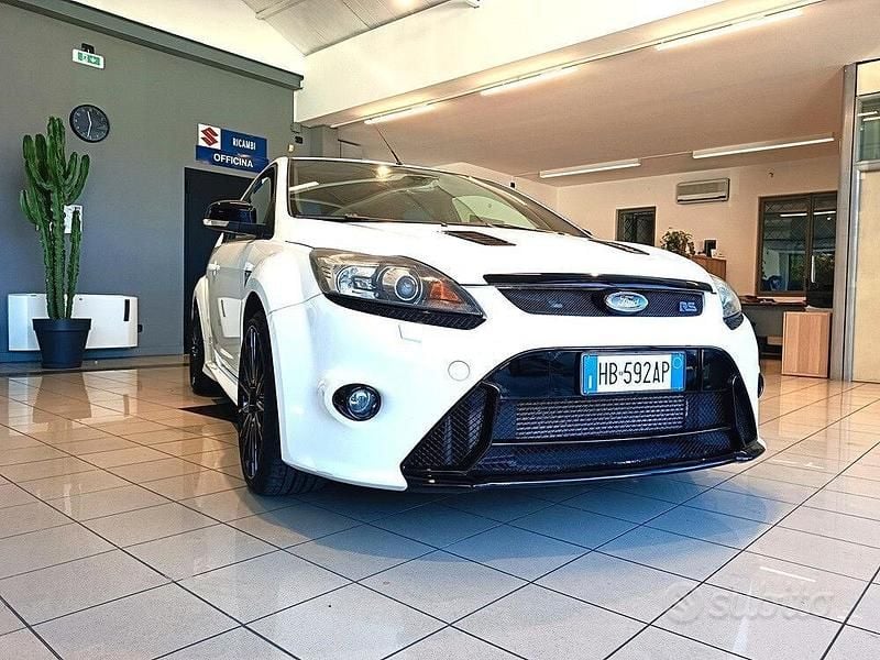 Usata Ford Focus RS 305 CV (224 kW) 2009 Bianco Berlina