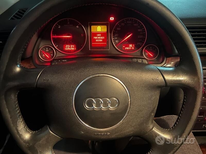 Usata Audi A4 130 CV (95 kW) 2002 Blu Station wagon