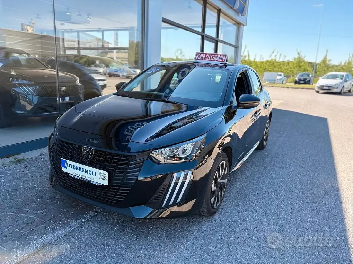 Usata Peugeot 208 Style 101 CV (74 kW) 2025 Utilitaria