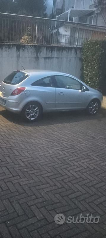 Usata Opel Corsa 75 CV (55 kW) 2007 Grigio Utilitaria