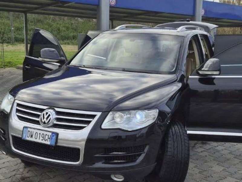 Nero Usata 2009 VW Touareg Style SUV | 4000 € (Ottimo prezzo) - Immagine 1/4