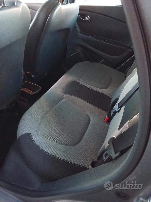 Usata Renault Captur Iconic 90 CV (66 kW) 2017 Grigio SUV