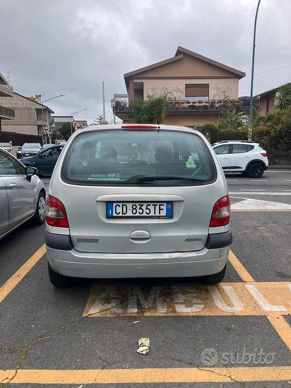 Usata Renault Scénic 2002 Grigio Monovolume