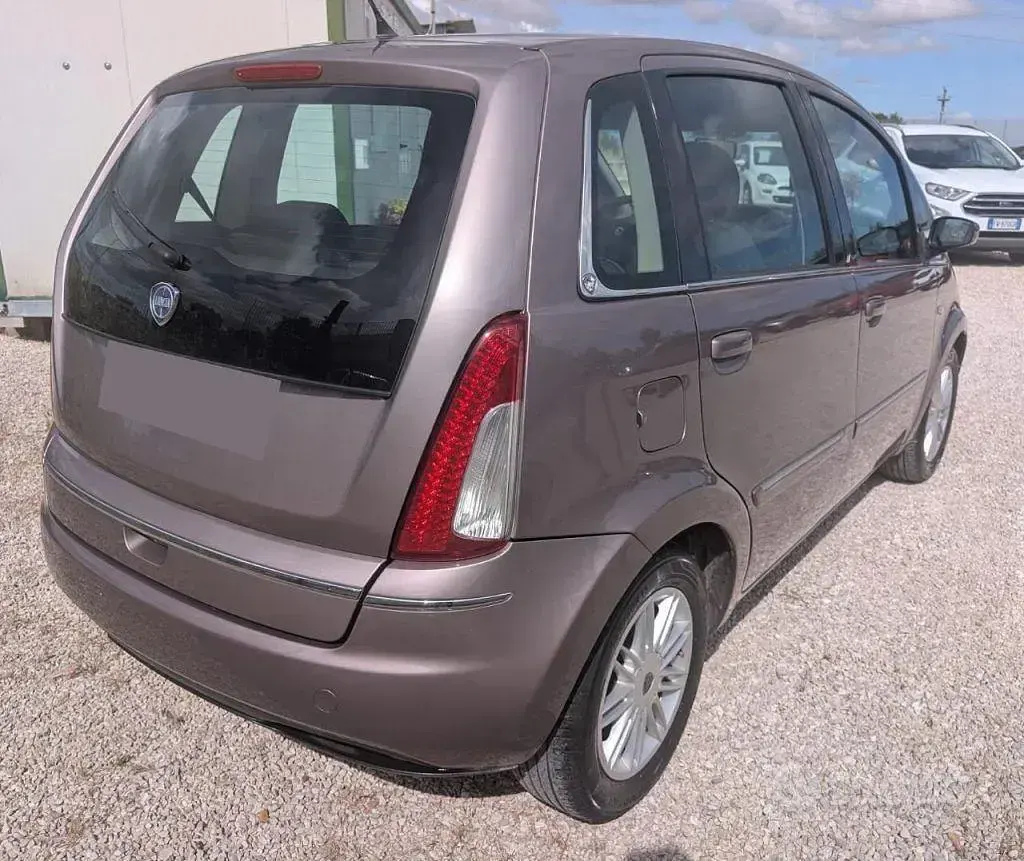 Usata Lancia Musa 95 CV (69 kW) 2009 Grigio Monovolume